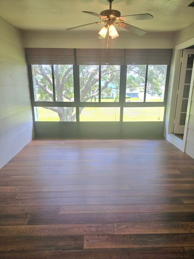 Building Photo - Gorgeous 2/2/1 carport Condo in Citrus Hil...