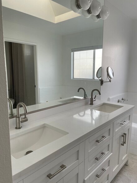 Dual Sinks in Primary Bedroom - 2220 Curtis Ave