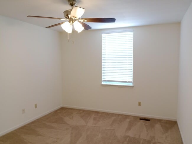 Building Photo - 3517 Prescott Dr