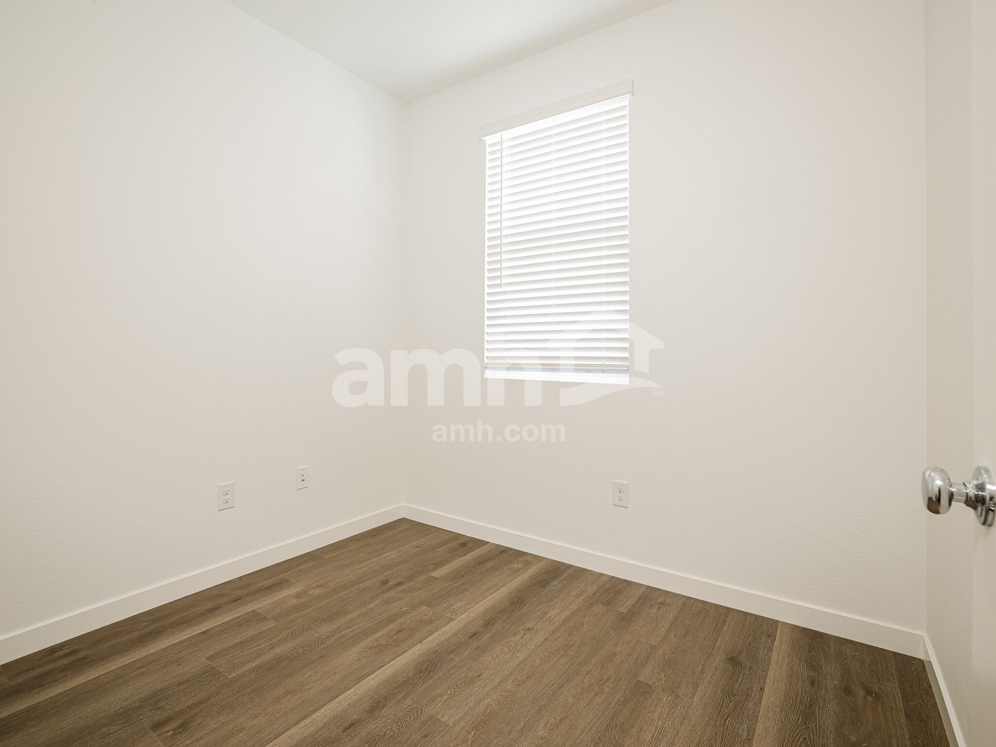 Building Photo - 2379 Monroe Ave