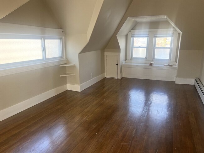 Building Photo - 147 Lake Ave