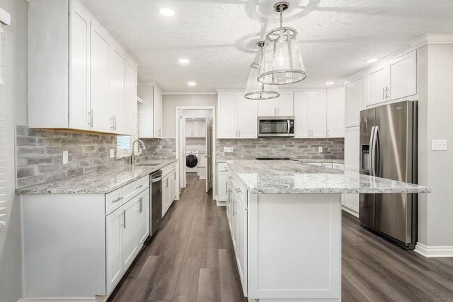 Building Photo - 1350 Marlyn Dr