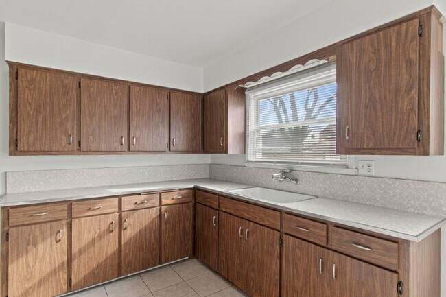 Building Photo - 3034 N 80th St