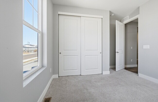 Building Photo - $3,040.95, $300 off the first month's rent, 3 Beds - 2 Bath, Single Family Home in Dacono with 3-...