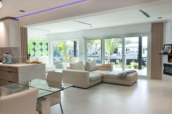 Building Photo - 2537 SE 10th Ct