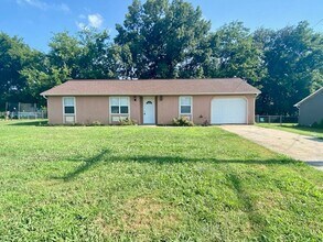 Building Photo - Perfect Starter Home