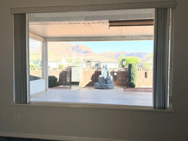 Building Photo - Snow Canyon Views!