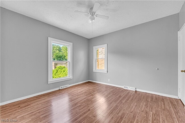 Building Photo - 3624 Archwood Ave