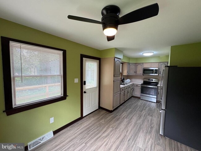 Building Photo - 41 4th St