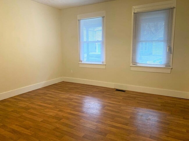 Building Photo - 921 N 10th St