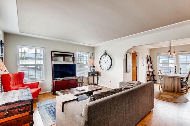 Building Photo - Charismatic 2 Bedroom/1 Bath Home For Rent in South Park!