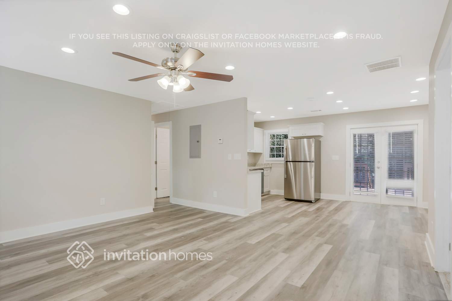 Building Photo - 212 Glenrose Cir SW