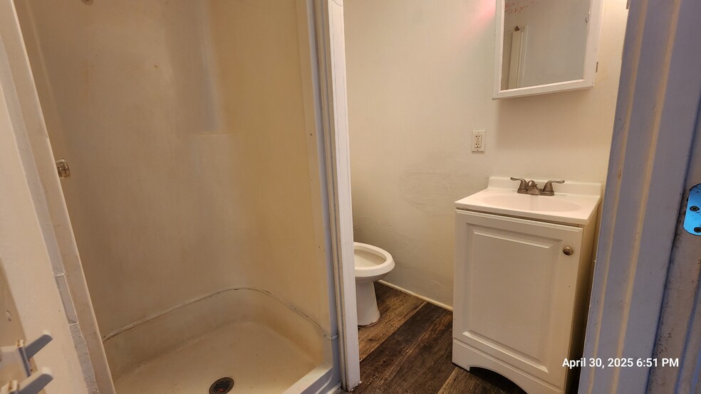 Building Photo - 430 S Holladay Dr
