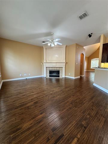 Building Photo - 9101 Forest Hills Dr