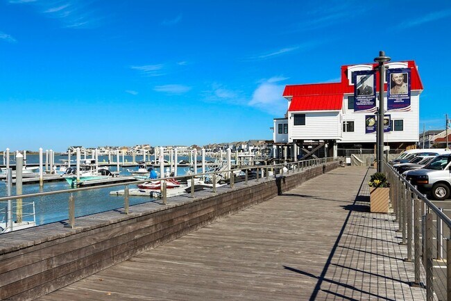 Building Photo - 9416 Amherst Ave