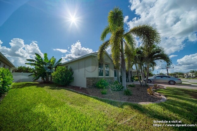 Building Photo - 2626 Corona Ln