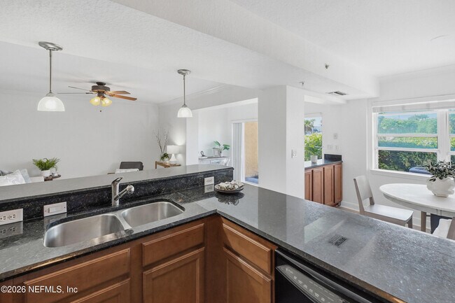 Building Photo - 204 Laguna Villa Blvd