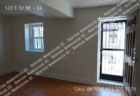 Building Photo - Light & Bright 1Bd Condo with Spacious Pri...