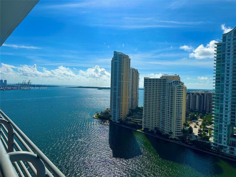 Primary Photo - 325 S Biscayne Blvd