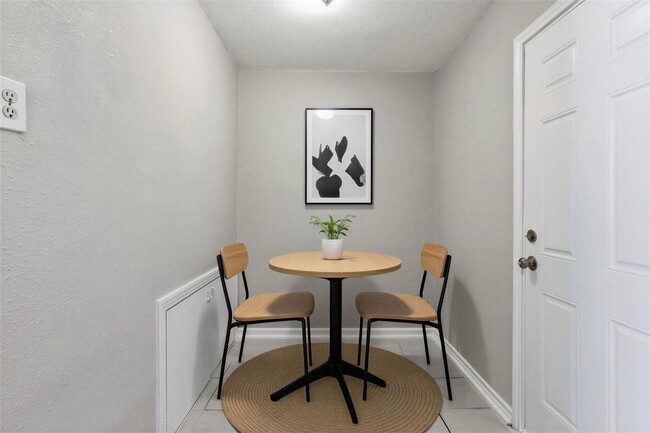 Building Photo - 1112 1st Ave N