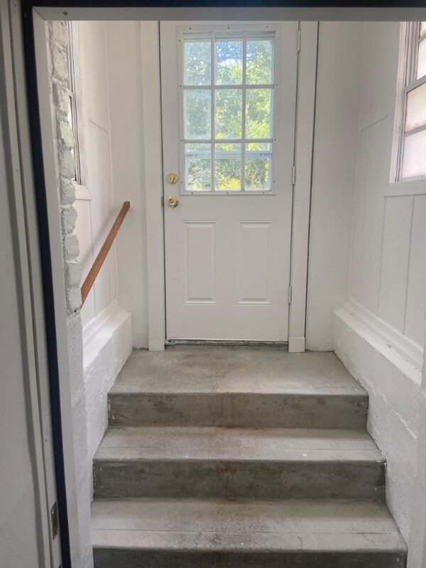 Primary Photo - 223 Dix Hills Rd