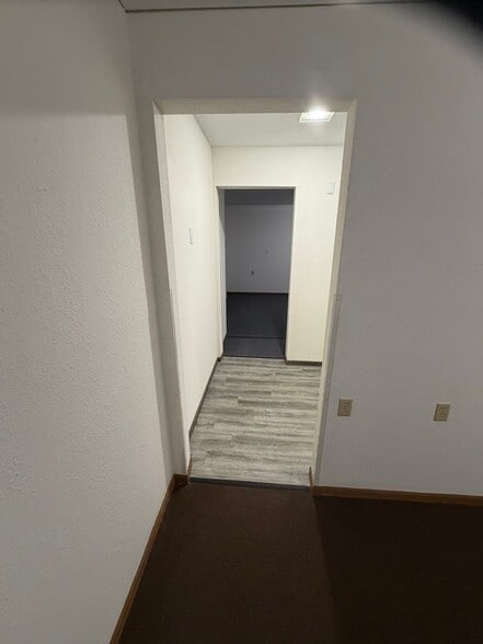 Building Photo - 604 S Polk St