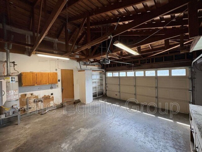 Building Photo - 1646 S Dollner St