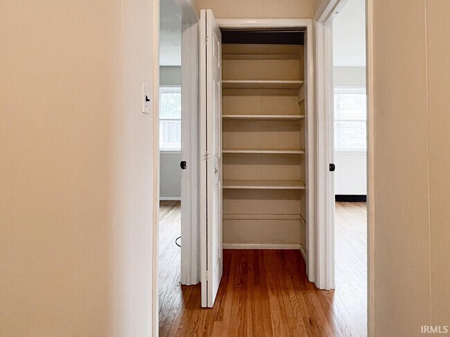 Building Photo - 2519 E 7th St