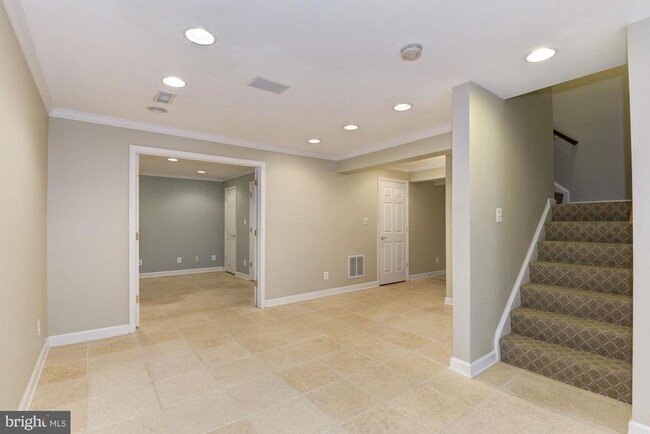 Building Photo - 2905 Gretna Pl