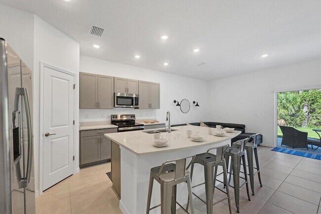 Building Photo - 15032 Cuzcorro Ct