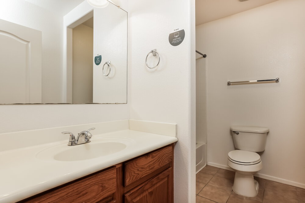 Building Photo - 17746 W Red Bird Rd