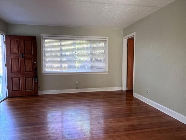 Building Photo - 12 S University Cir