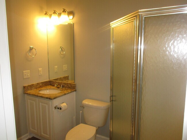 Building Photo - 3923 Gladiola Ct