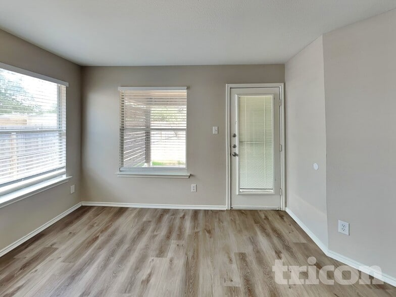 Building Photo - 231 Cardinal Way