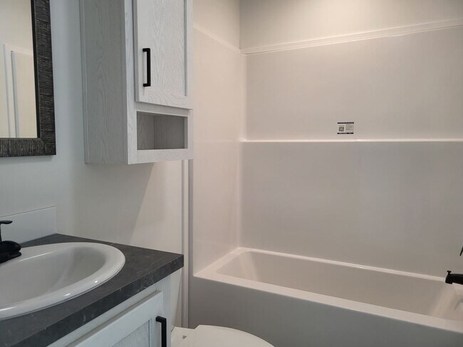 Building Photo - 43 Partridge Ln