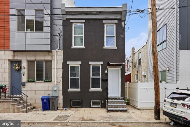 Building Photo - 1506 S Bambrey St