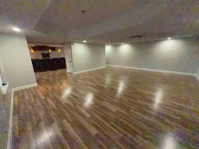 Building Photo - 2845 Stratfield Ct