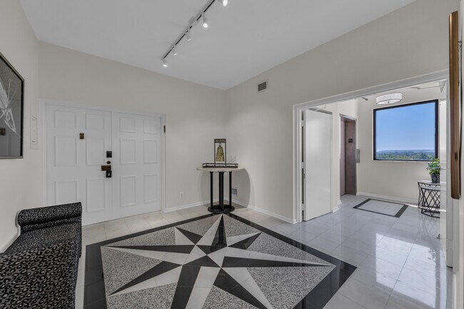 Building Photo - 7351 Promenade Dr