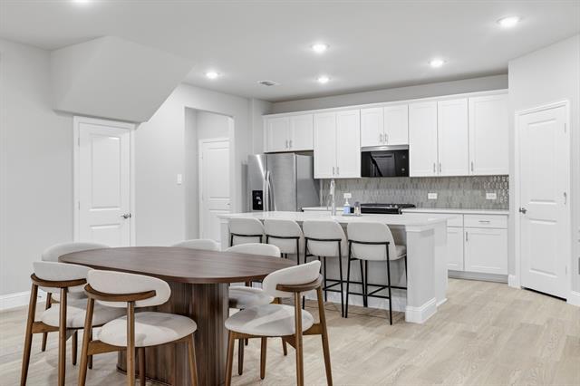 Building Photo - 2724 Big Bend Mews