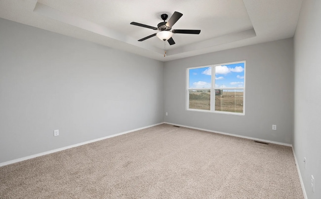 Building Photo - Beautiful 3 Bedroom Home with a fully fenc...