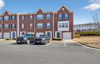 Building Photo - 211 Dundee Pl