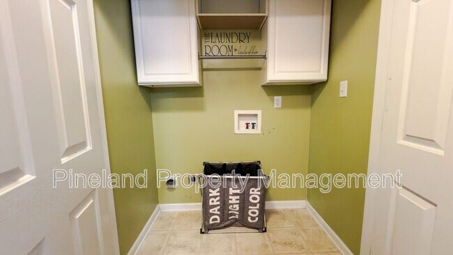 Building Photo - 215 Americana Dr