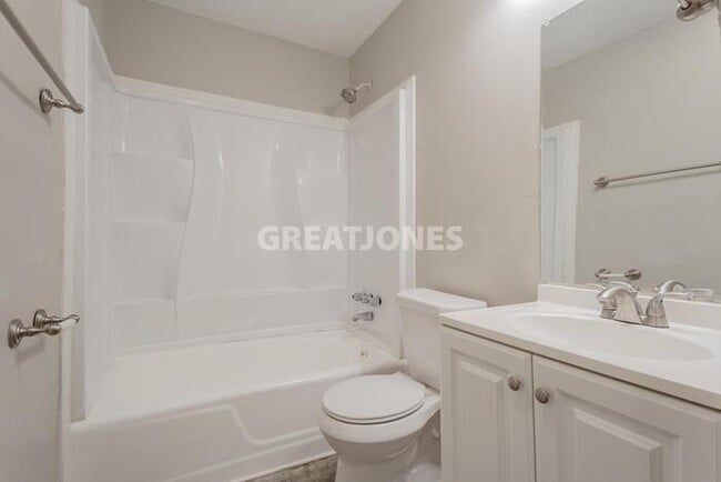 Building Photo - 12 Glendale St