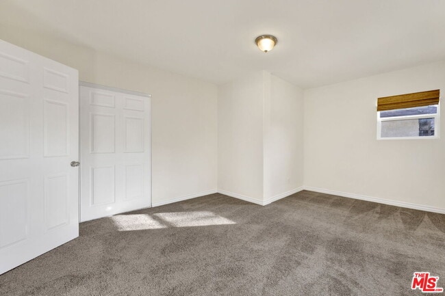 Building Photo - 6323 Farmdale Ave