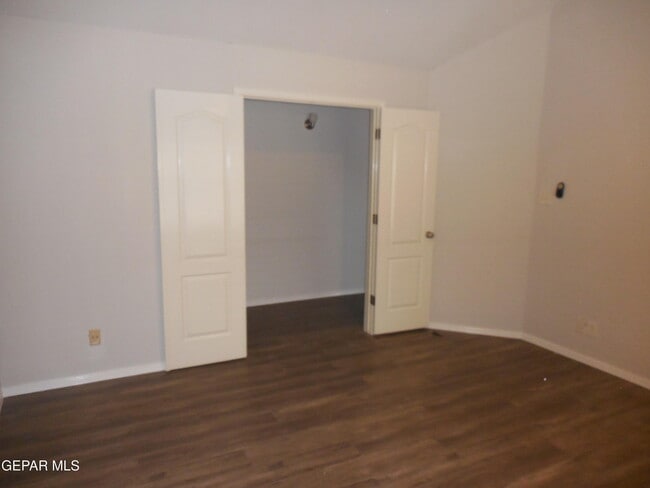 Building Photo - 356 Jardin Bello Ave