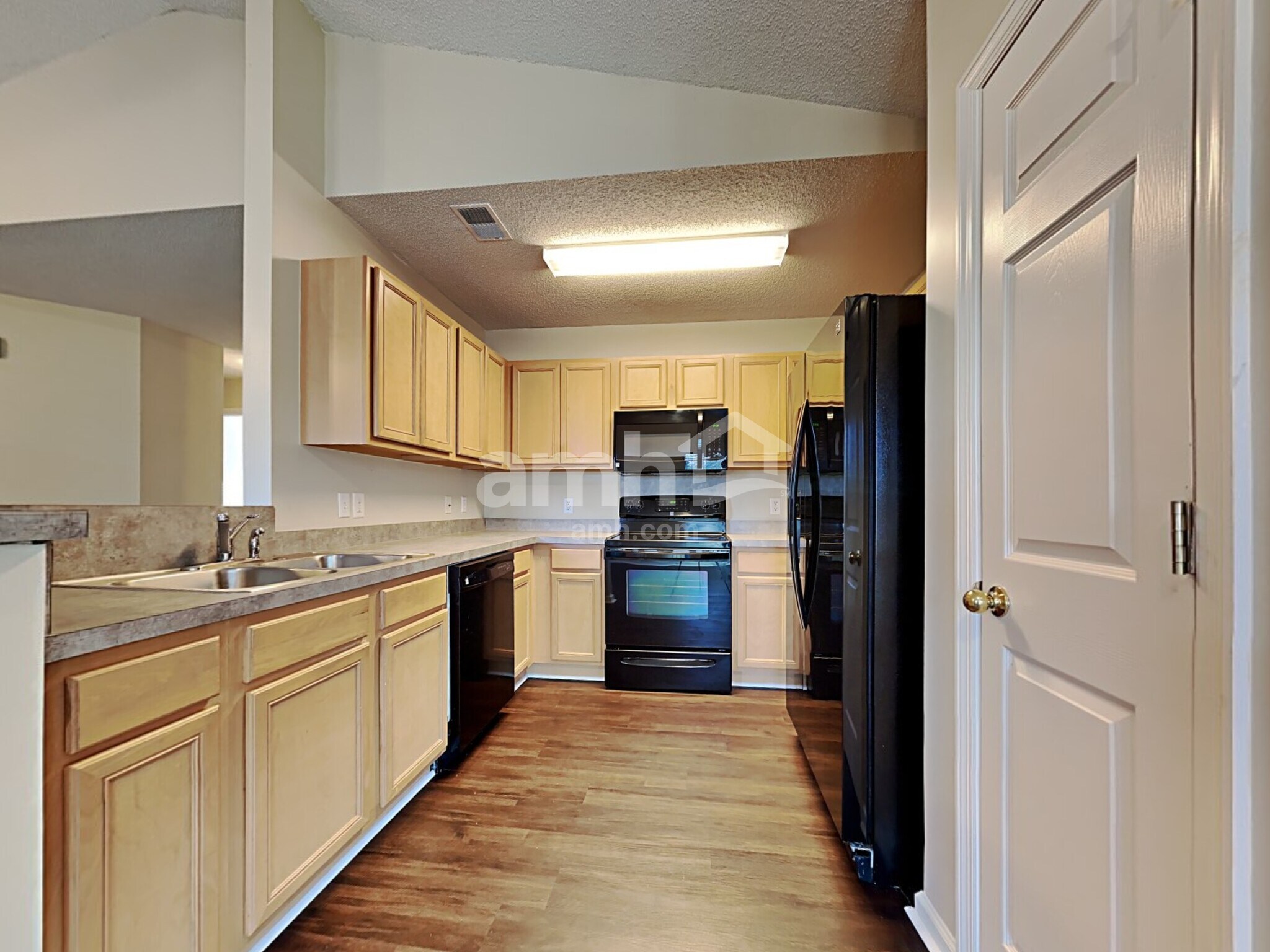 Building Photo - 537 Beverly Dr