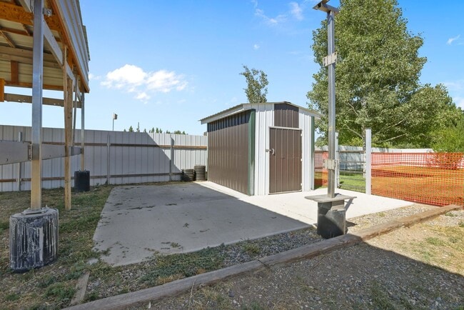 Building Photo - 5 Bed 3 Bath Home in Rigby