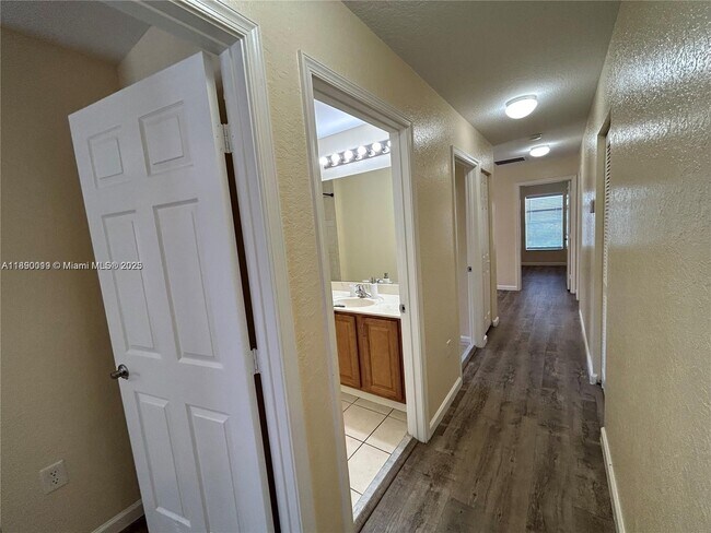 Building Photo - 7828 Parsons Pine Dr
