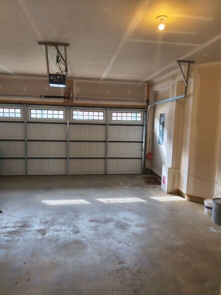 Building Photo - 15116 Hogshead Way