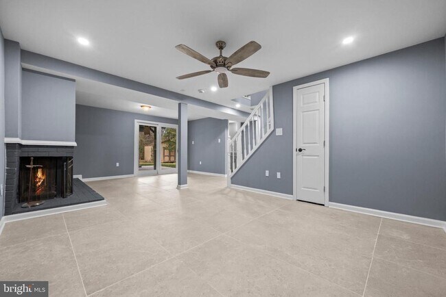 Building Photo - 4604 Kentwood Ln